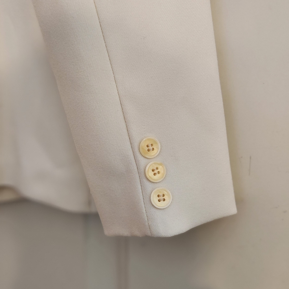 White suite Jacket - Picture 4 of 5